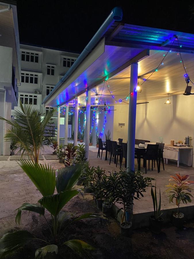 Chillax Thoddoo Hotel Exterior photo