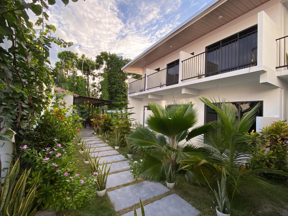 Chillax Thoddoo Hotel Exterior photo